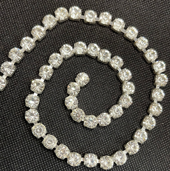 Round diamanté chain ribbon