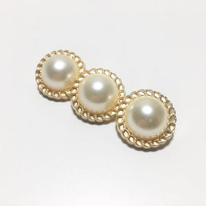Half dome pearl shank button with chain edge