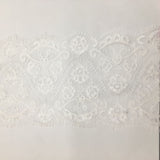 Flora eyelash Chantily lace