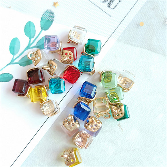 Cubic glass shank buttons