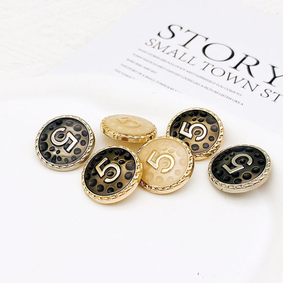 NEW - No5 shank button