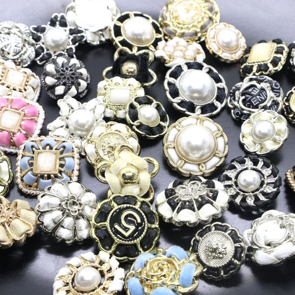 New - Sunflower metal shank button with pearl