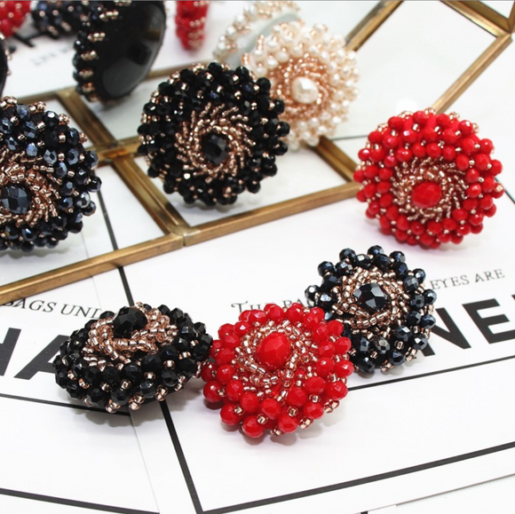 Three-dimensional beaded flower shank buttons