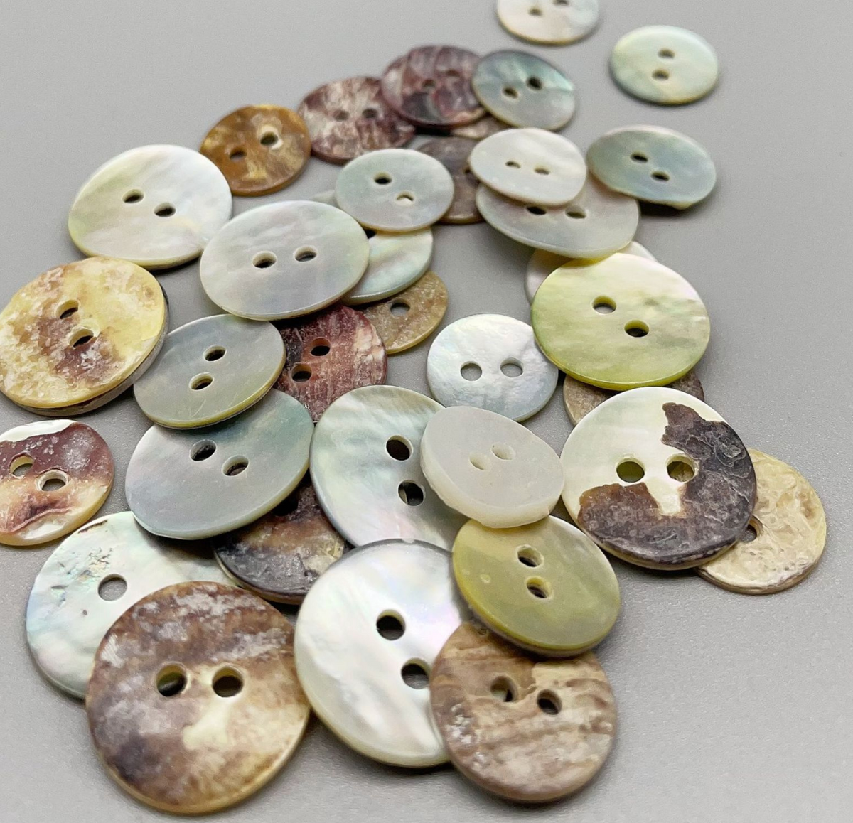 Natural Akoya Shell buttons – www.jimmybuttons.com.au