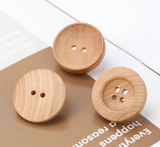 Natural wooden 4H button with thin RIM