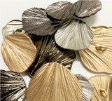 Shell look shank buttons