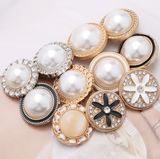 Pearl button with chain eddging shank buttons