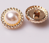 Pearl button with chain eddging shank buttons