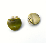 Rolling edging shank buttons