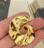{2026 NEW}  sculptural gold-plated spiral statement metal shank buttons