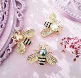 Bee broches with diamnate / pearl
