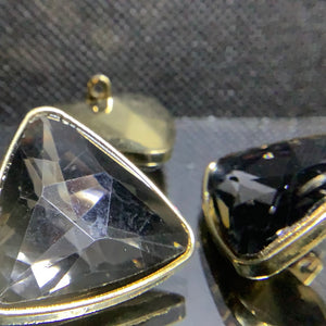 Triangle diamanté shank buttons with brass base
