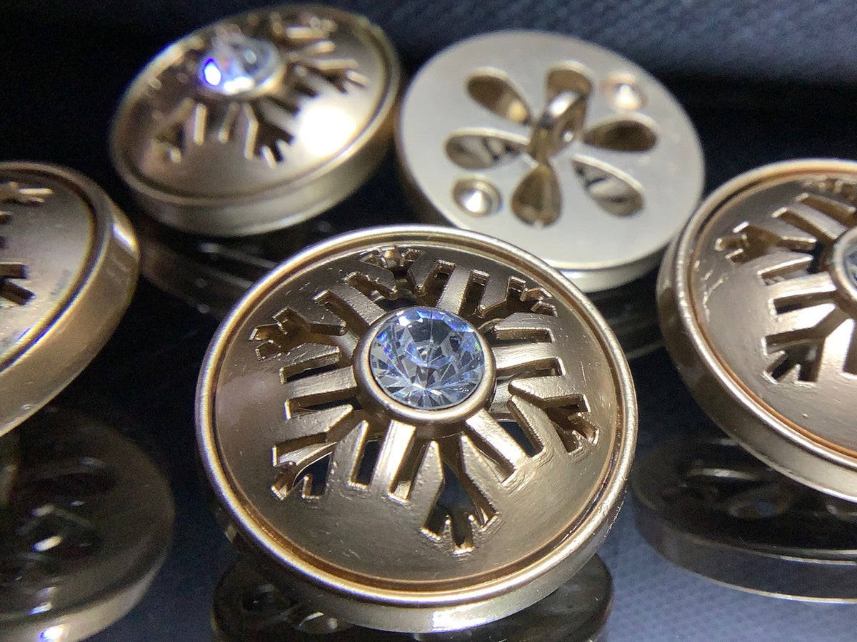Christmas snowflake shank button with diamanté – www.jimmybuttons.com.au