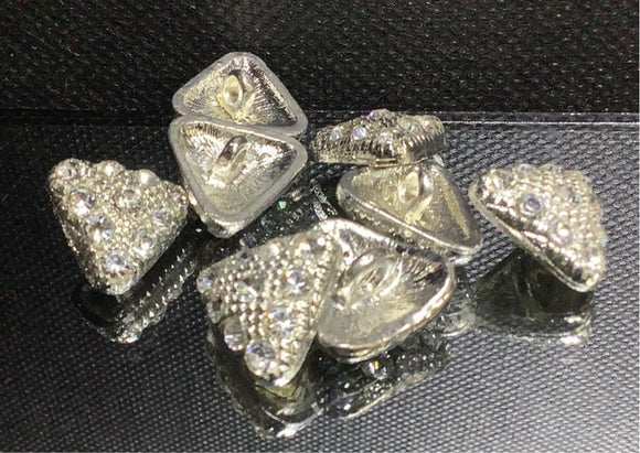 Triangle shank button with diamante
