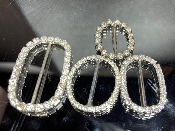 Oval  shape Diamanté buckle