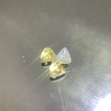 Triangle shape glass bead