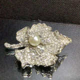 Vintage art deco style silver tone leave brooches with pearl