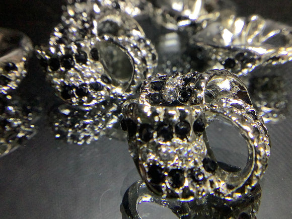 Ring shape buttons with diamanté