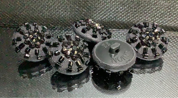 Beaded starlight button