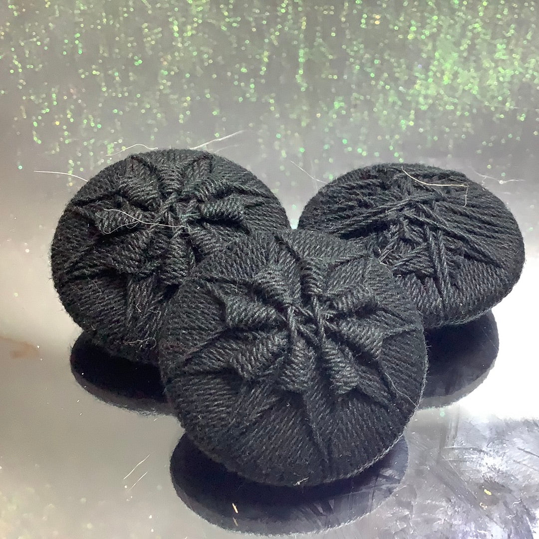 Line threading buttons – www.jimmybuttons.com.au