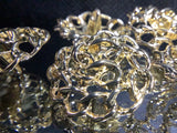 Hollow chain flower Button