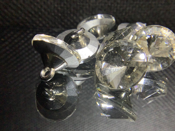 Glass facet shank buttons