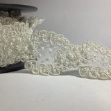 Guipure lace attached with pearl