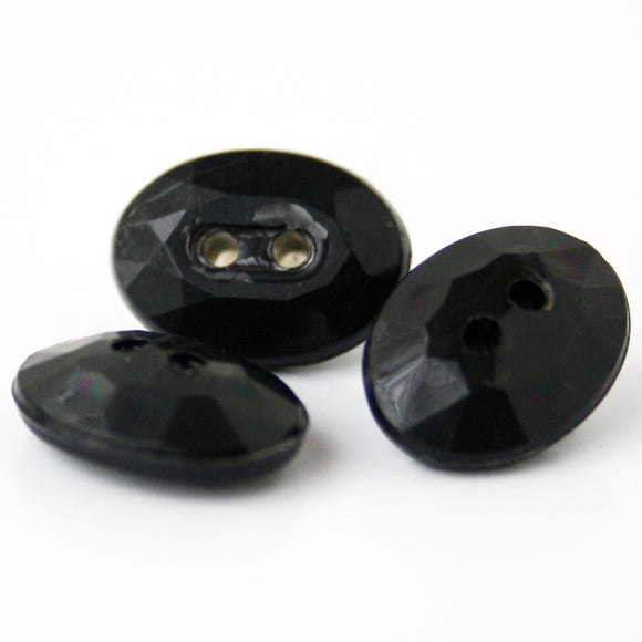 Round 2 hole facet button