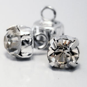 Claw diamonte shank button