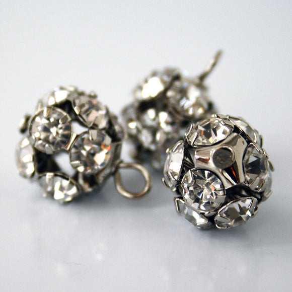 Ball multi-stone shank button