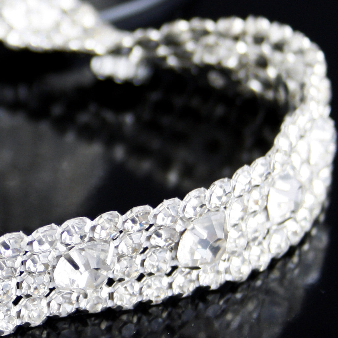 #0550 Crystal and Dress Jewel Trim 18mm – www.jimmybuttons.com.au