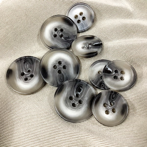 Holland Horn Button