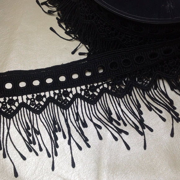 Cameo Guipure Fringing