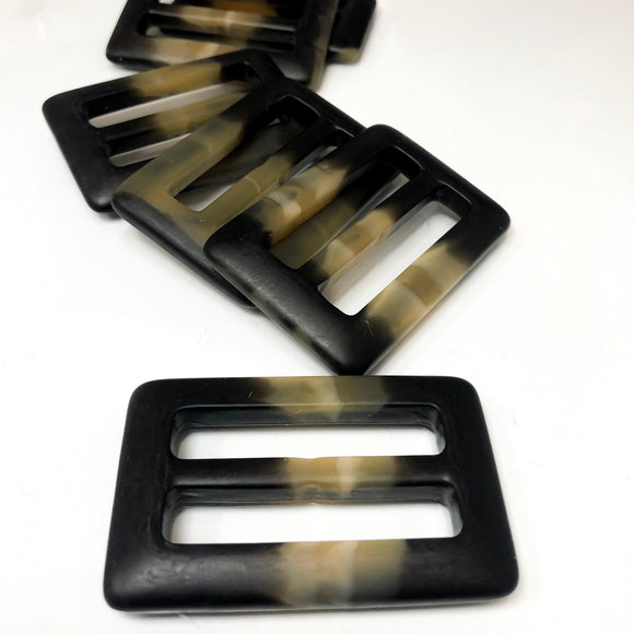 Liquorice & Ermine Buckle