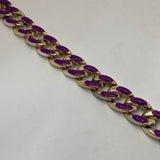 Acrylic chain with oil drop in contrast