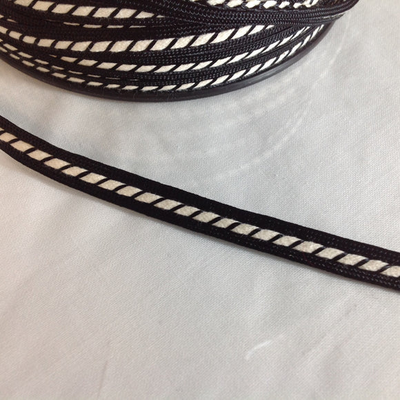 #YT203679 Braid trim