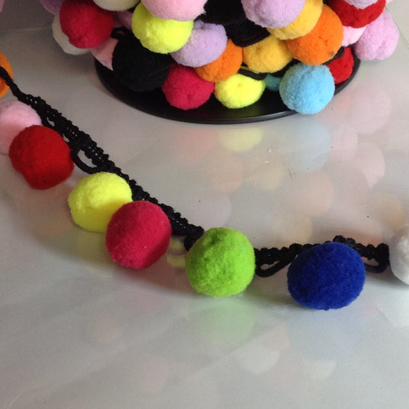 FANCY POM POM TRIM- Large