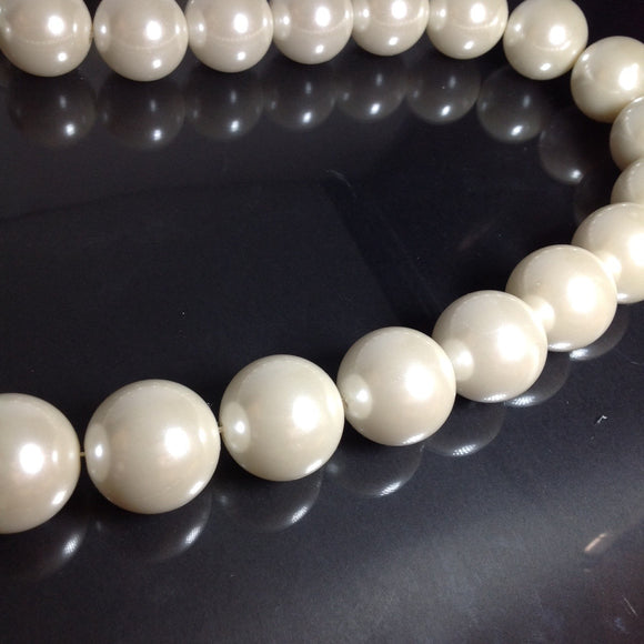 Large Pearls 30mm